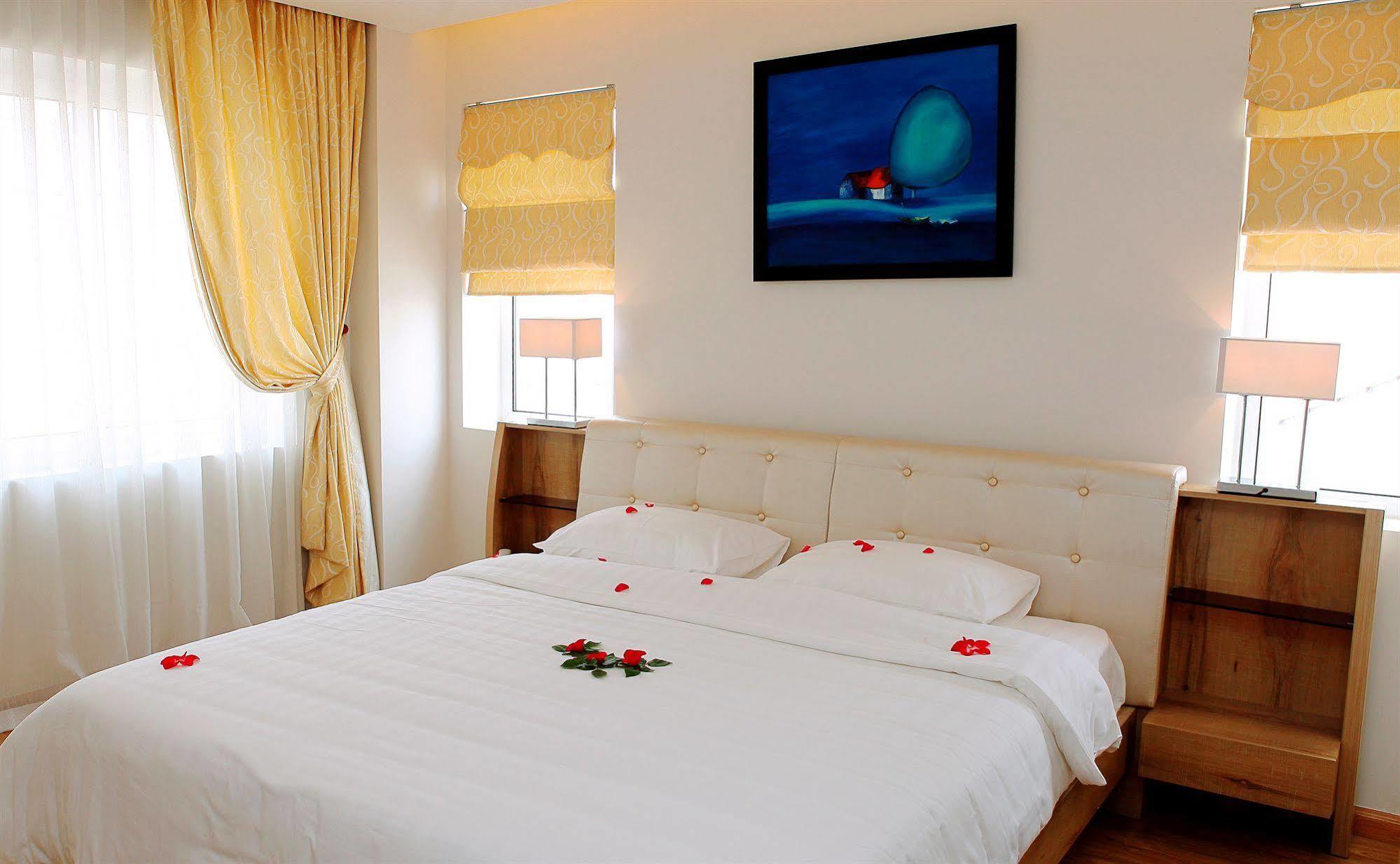 Idc White House Apartment Hanoi Exterior foto